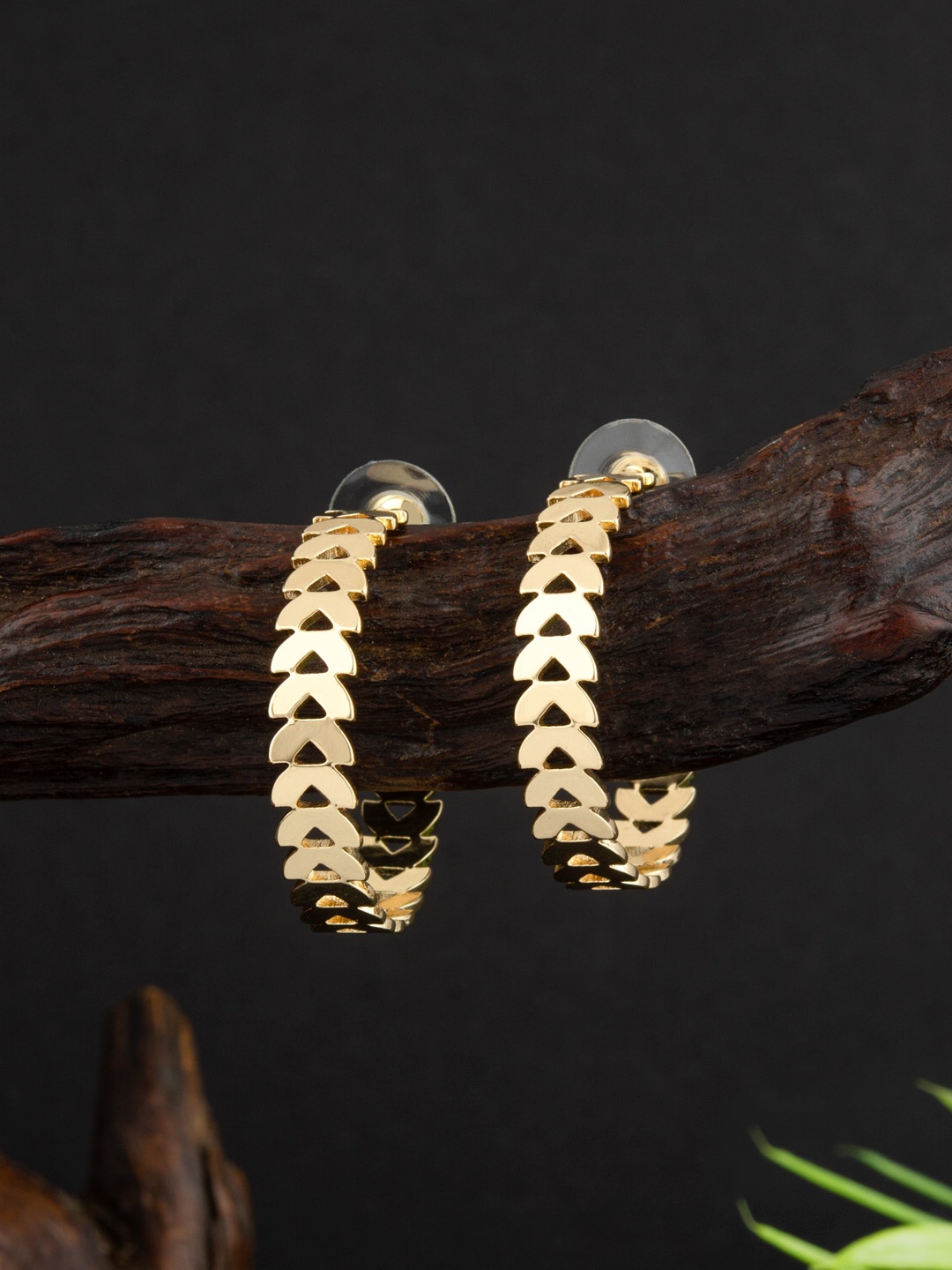 

E2O Gold-Plated Circular Half Hoop Earrings