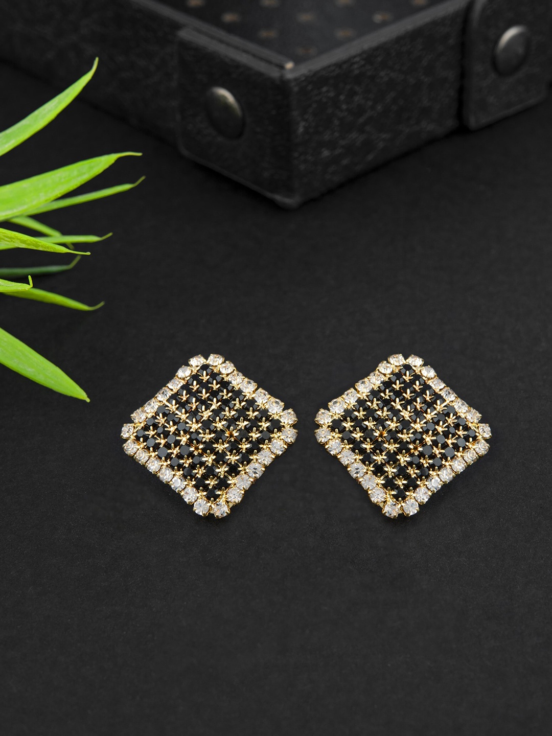 

E2O Contemporary Studs Earrings, Black