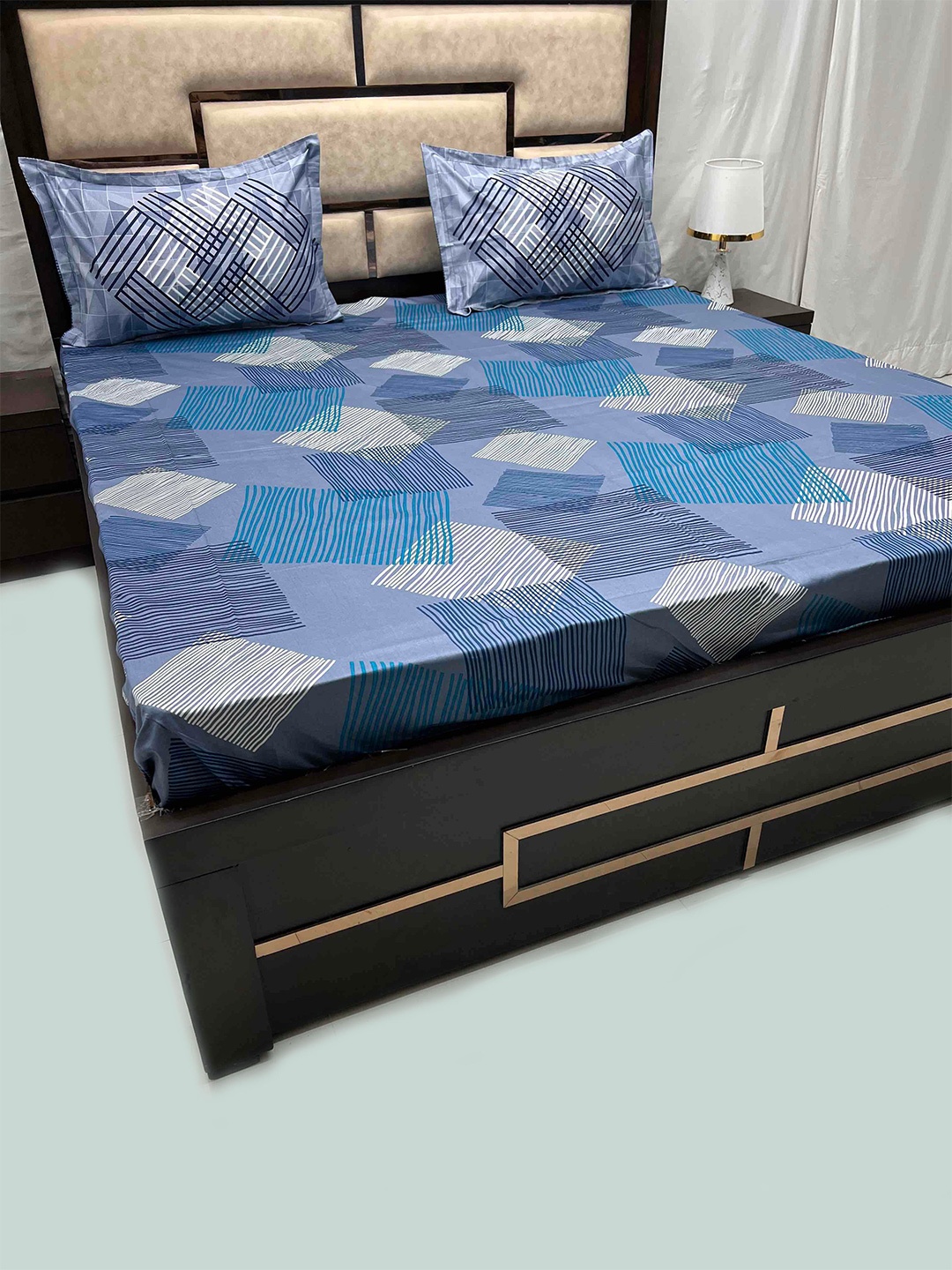 

Pure Decor Lifestyle Fur Blue 380 TC Flat Pure Cotton King Bedsheet with 2 Pillow Covers
