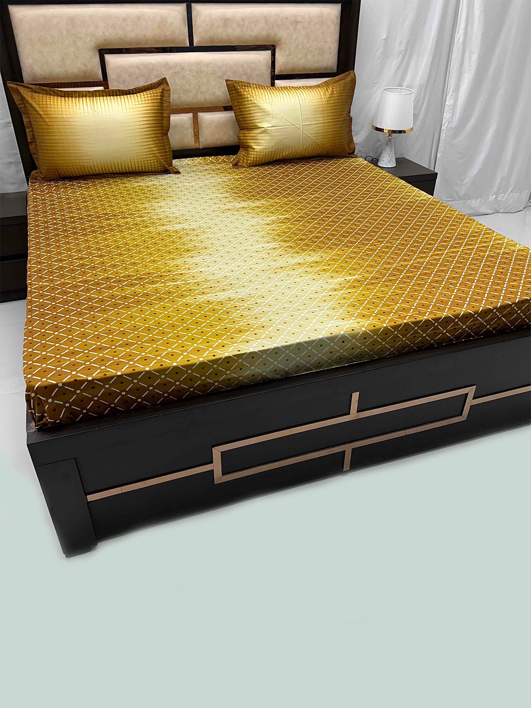 

Pure Decor Lifestyle Fur Brown 380 TC Flat Pure Cotton King Bedsheet with 2 Pillow Covers