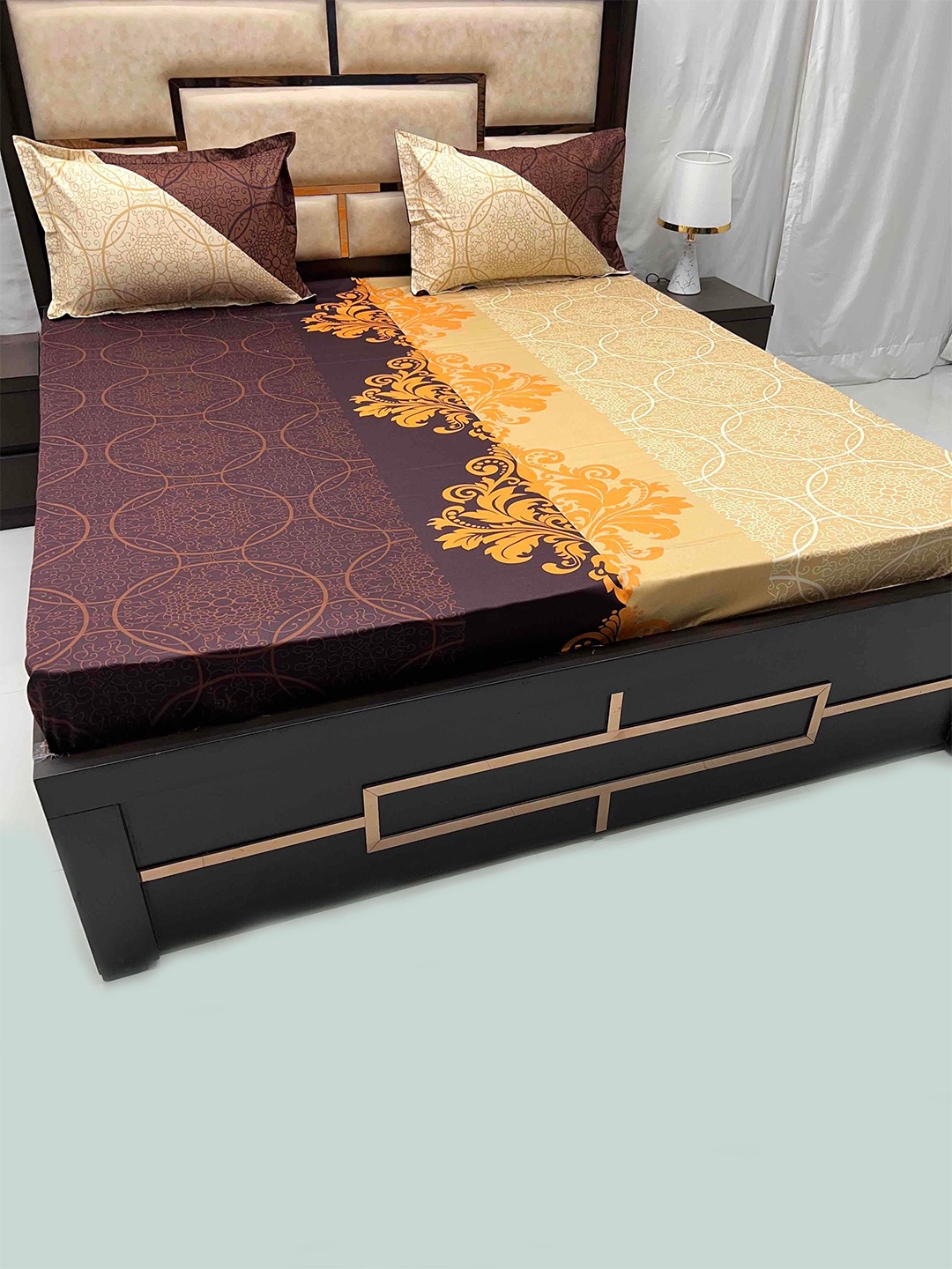 

Pure Decor Lifestyle Fur Maroon Flat Pure Cotton King Bedsheet with 2 Pillow Covers