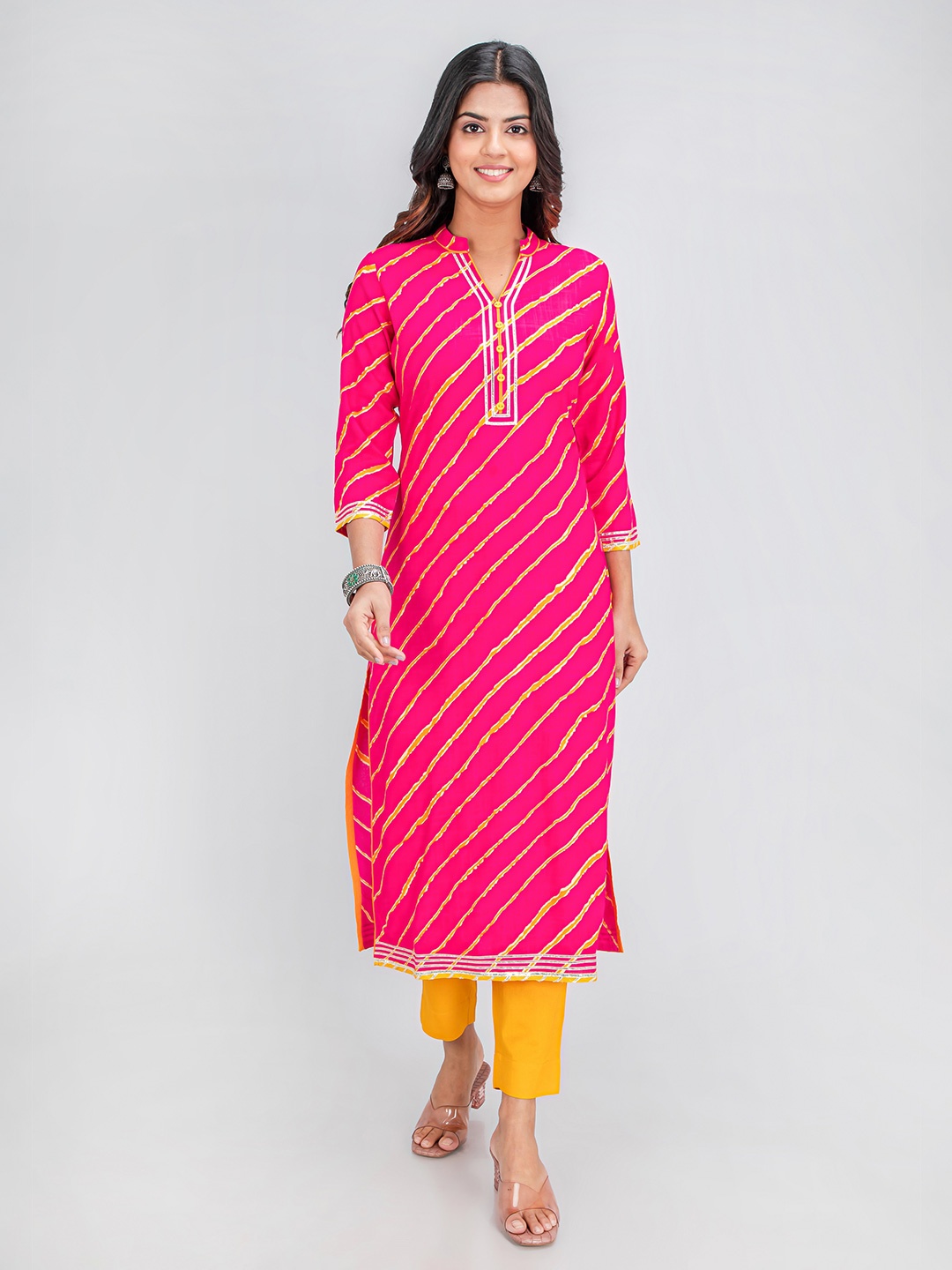 

fabGLOBAL Women Leheriya Striped Gotta Patti Kurta, Fuchsia