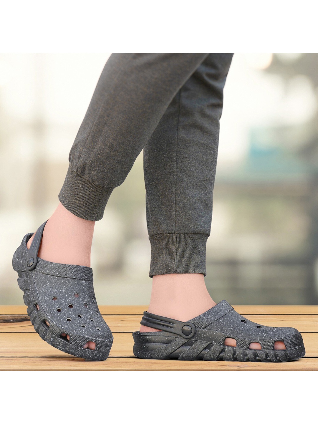 

BERSACHE Men Slip-On Clogs, Grey