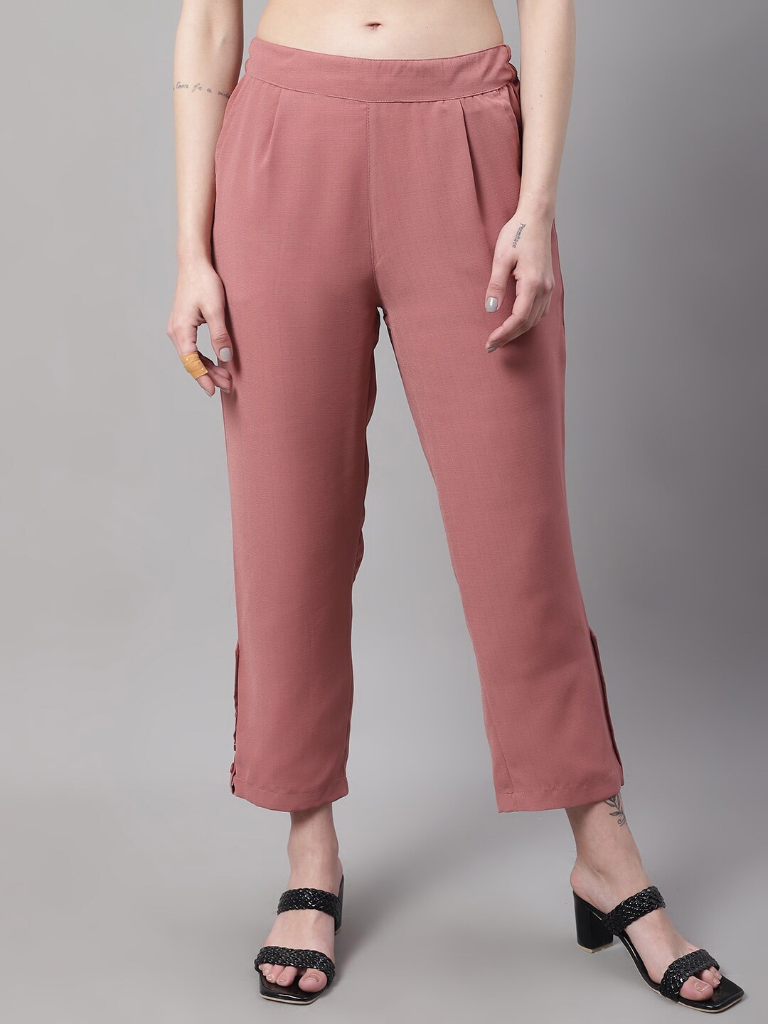 

NoBarr Women Mid-Rise Cropped Capris, Peach