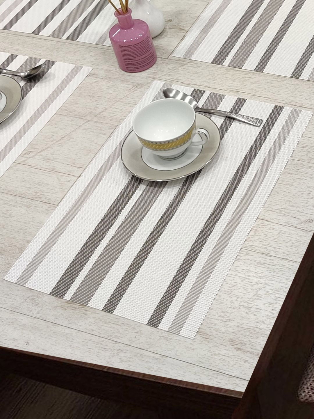 

BIANCA Alpine White & Taupe Set of 6 Striped Woven Pattern Table Placemats