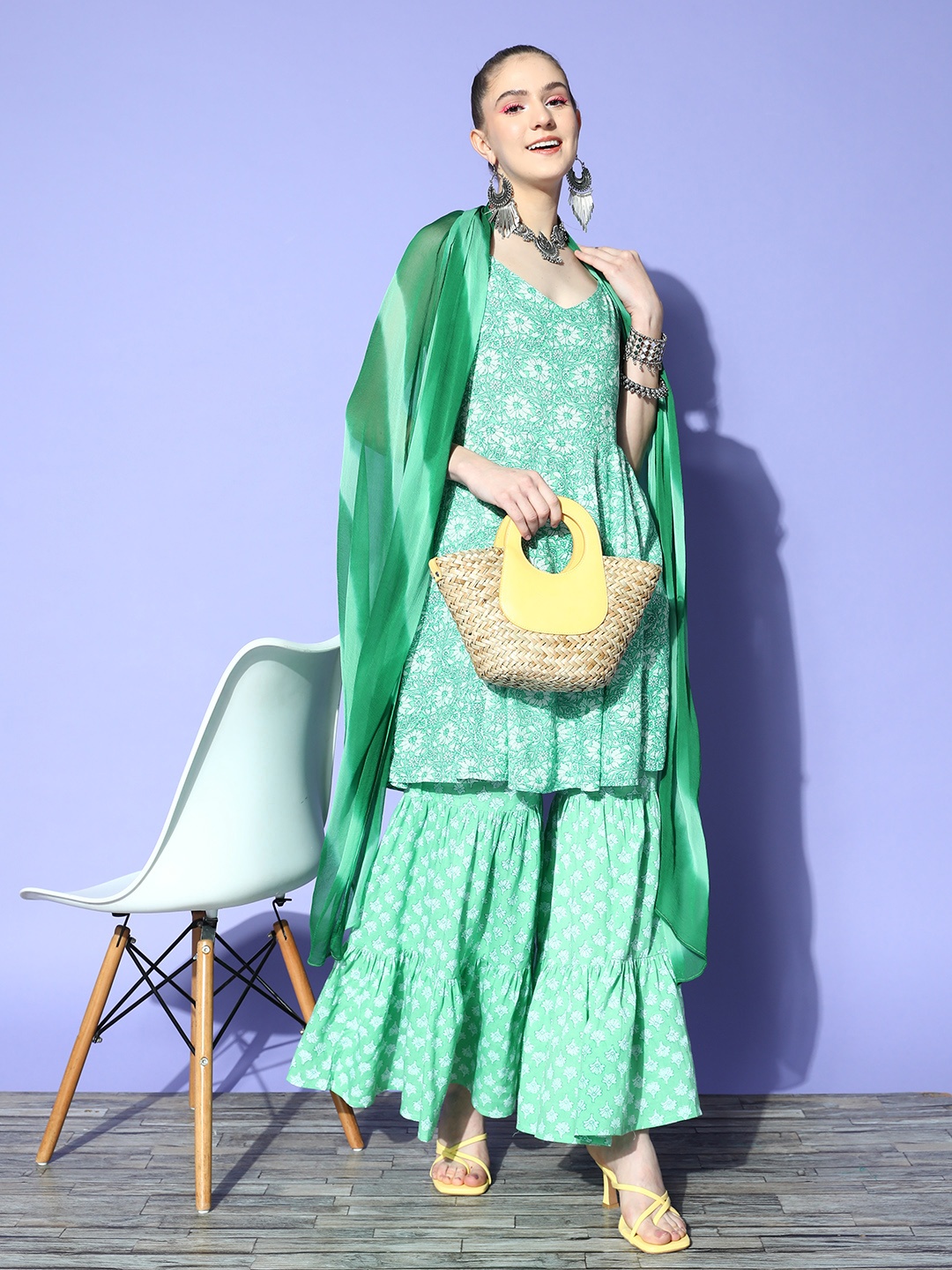 

mokshi Women Floral Printed Kurti with Sharara & With Dupatta, Green