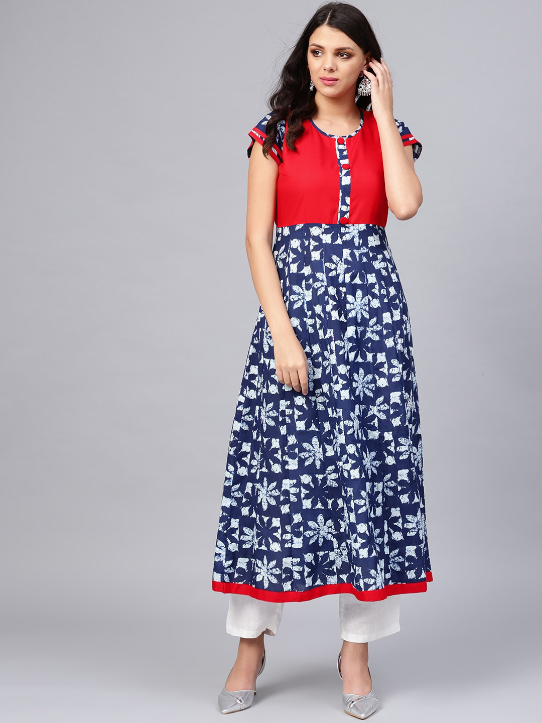

Divena Women Round Neck Floral Printed Cotton Kurta, Blue