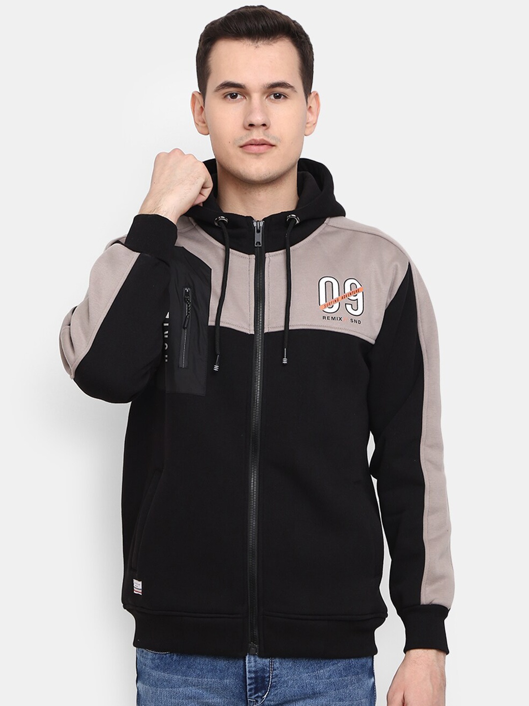 

V-Mart Men Colourblocked Hooded Sweatshirt, Black