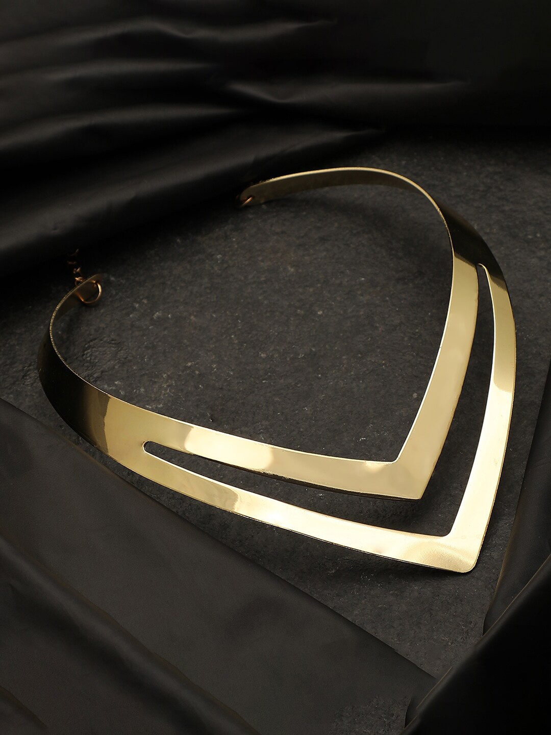 

SOHI Gold-Plated Lobster Closure Necklace