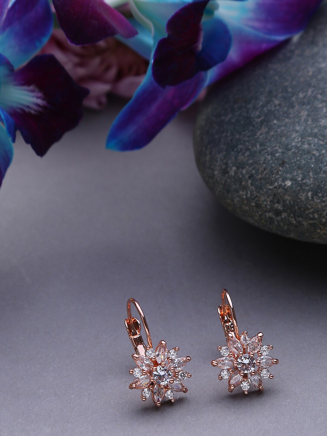 

SOHI WGold-Plated Floral Studs Earrings, White