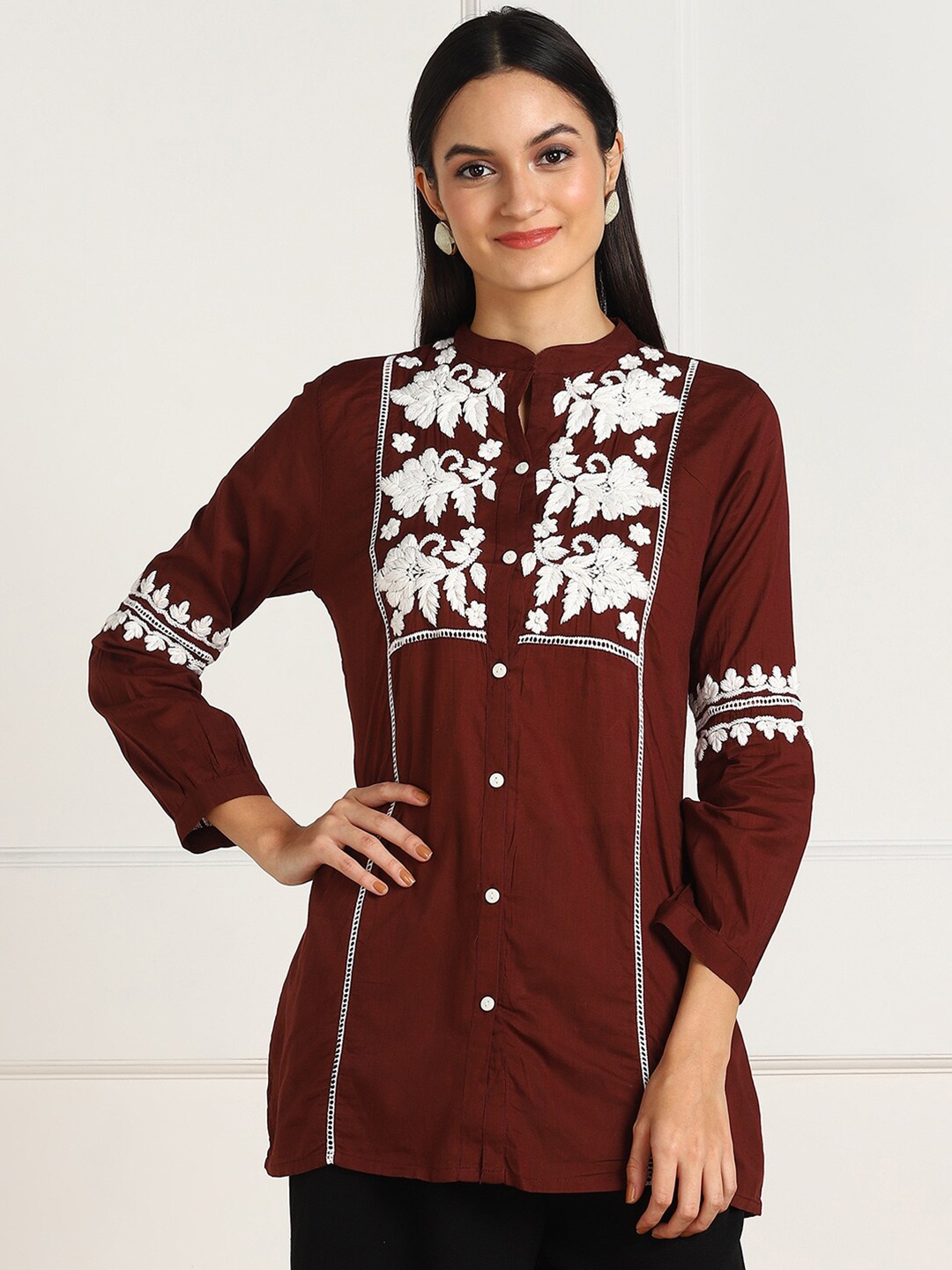 

VAHSON Women Ethnic Motifs Embroidered Chikankari Pure Cotton Kurti, Maroon