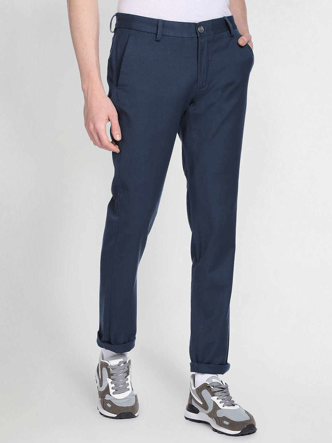 

Arrow Sport Men Self Design Textured Original Slim Fit Chinos, Blue