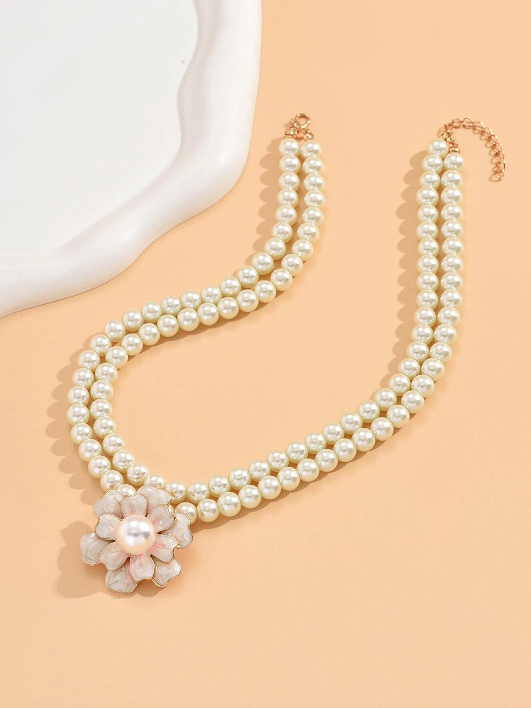 

AVANT-GARDE PARIS Gold-Plated Beaded Flower Pendant Necklace, White