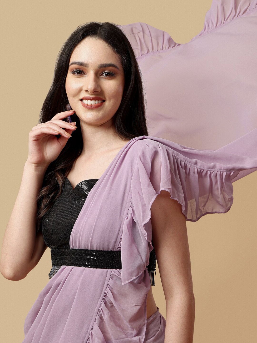 

Sangria Ruffle Saree with Sequins Blouse Piece & Belt, Mauve