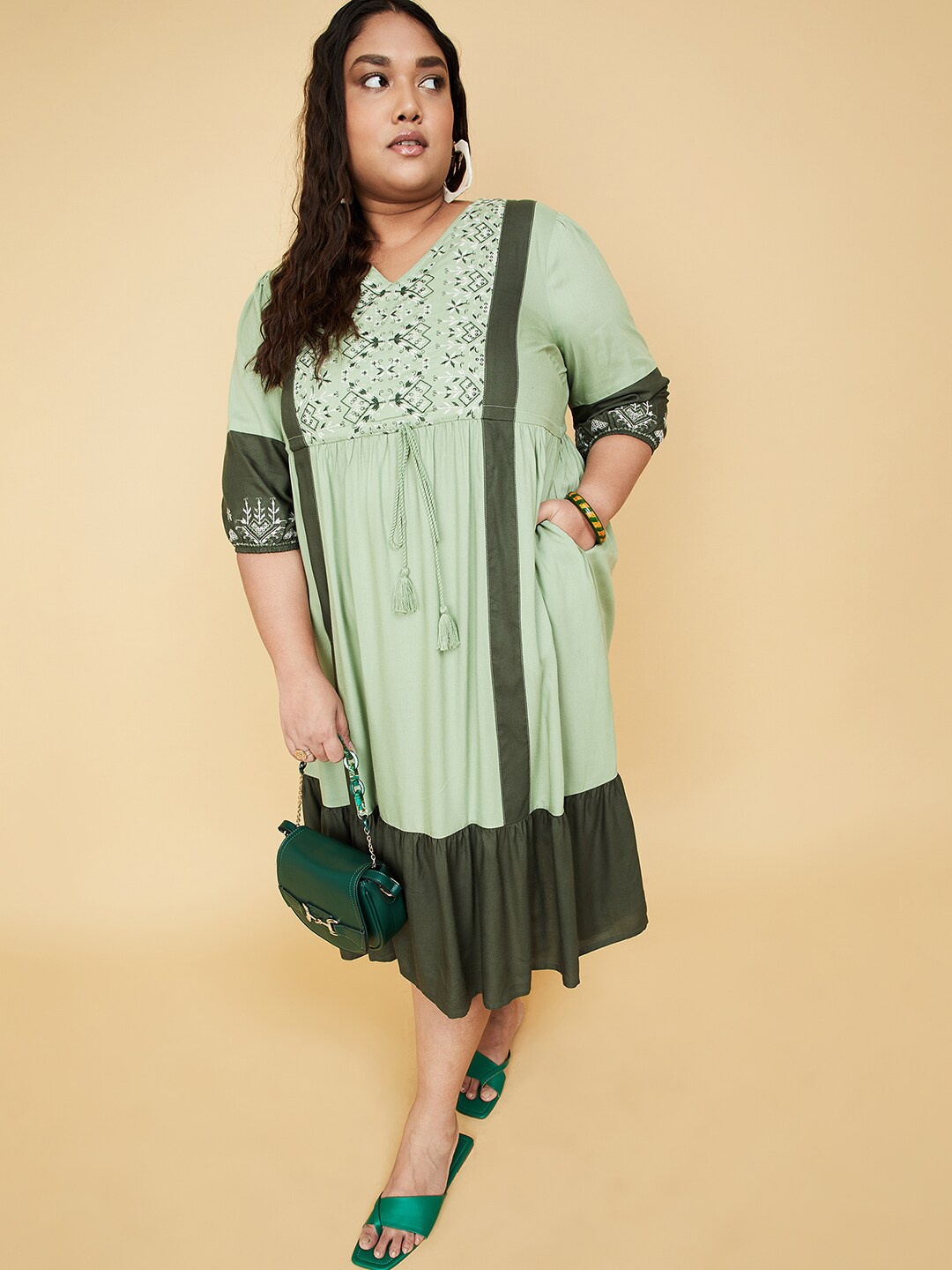 

max Plus Size V Neck A-Line Midi Dress, Green
