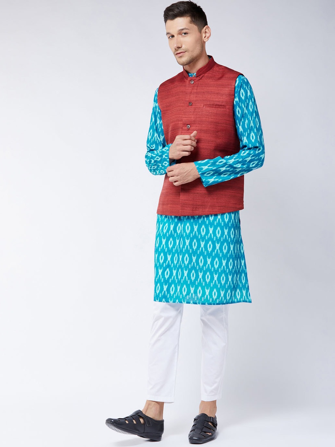 

VASTRAMAY Men Abstract Printed Kurta with Pyjamas & Nehru Jacket, Turquoise blue