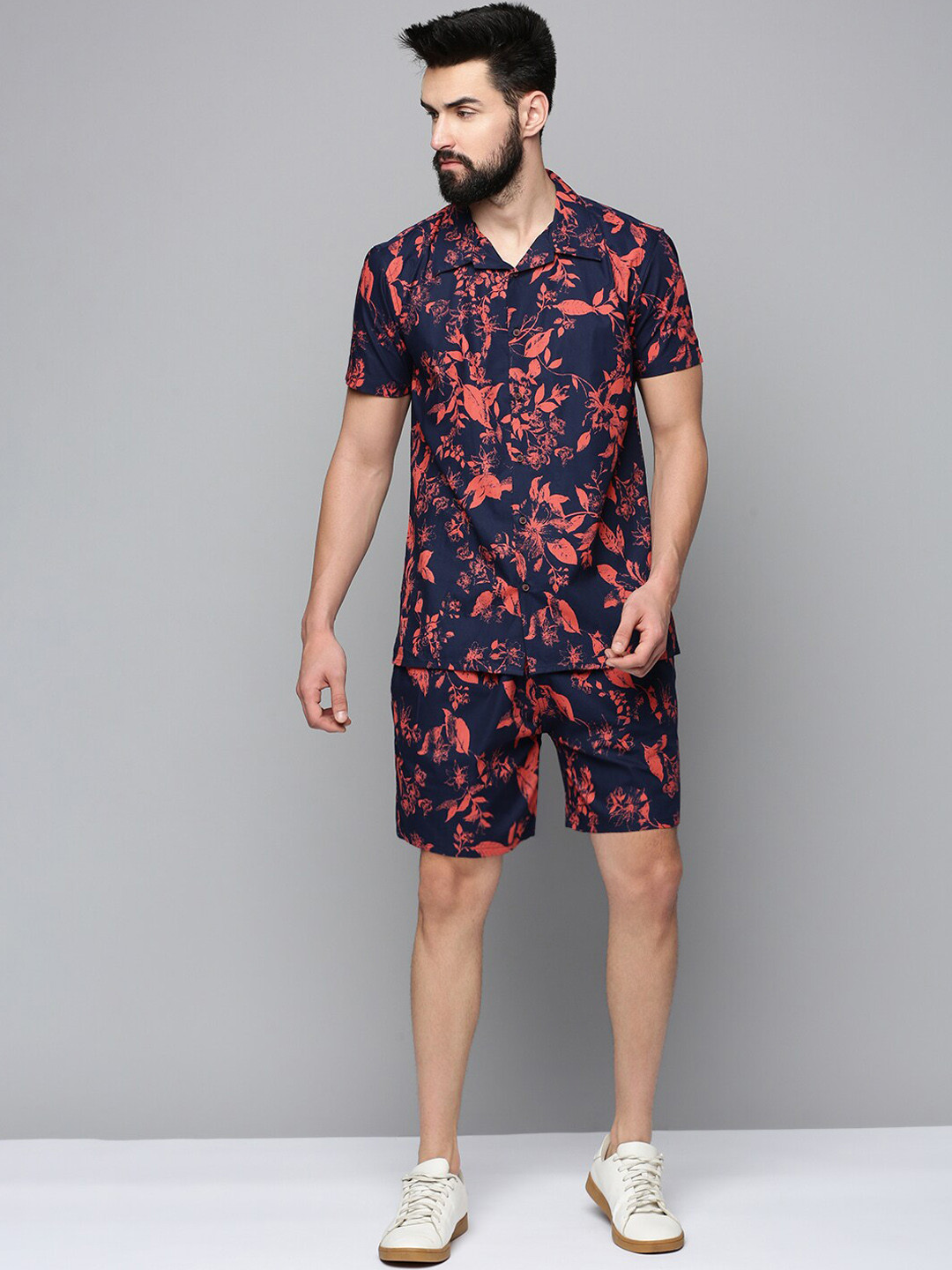 

SHOWOFF Men Floral Printed Shirt With Shorts Co-Ords, Navy blue