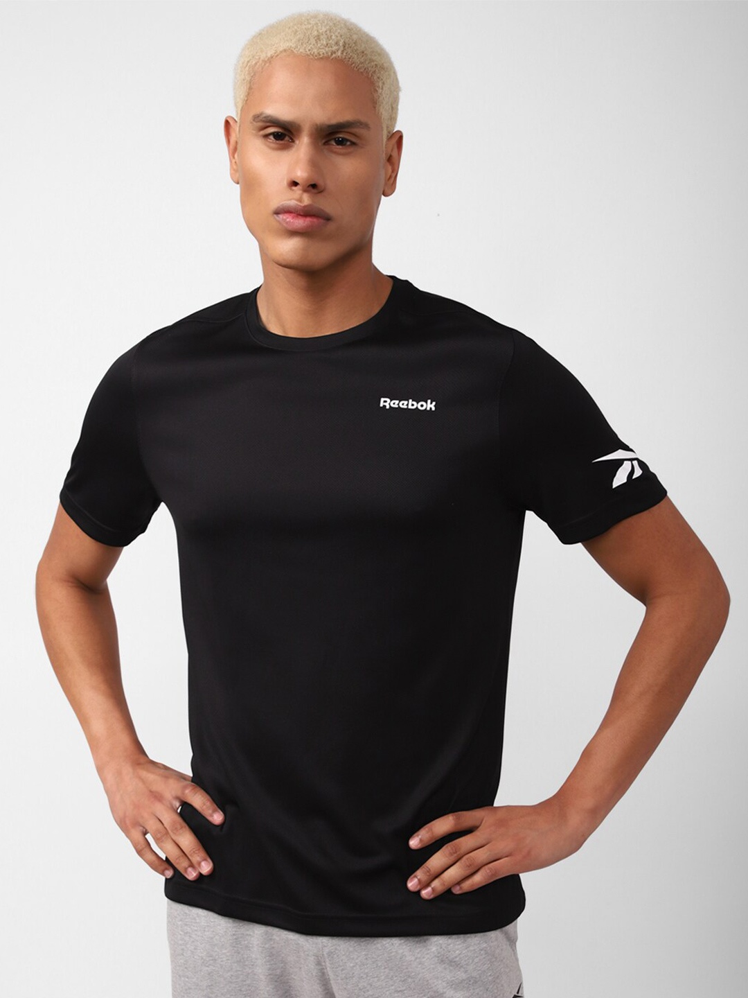 

Reebok Men Brand Logo Printed T-shirt, Black