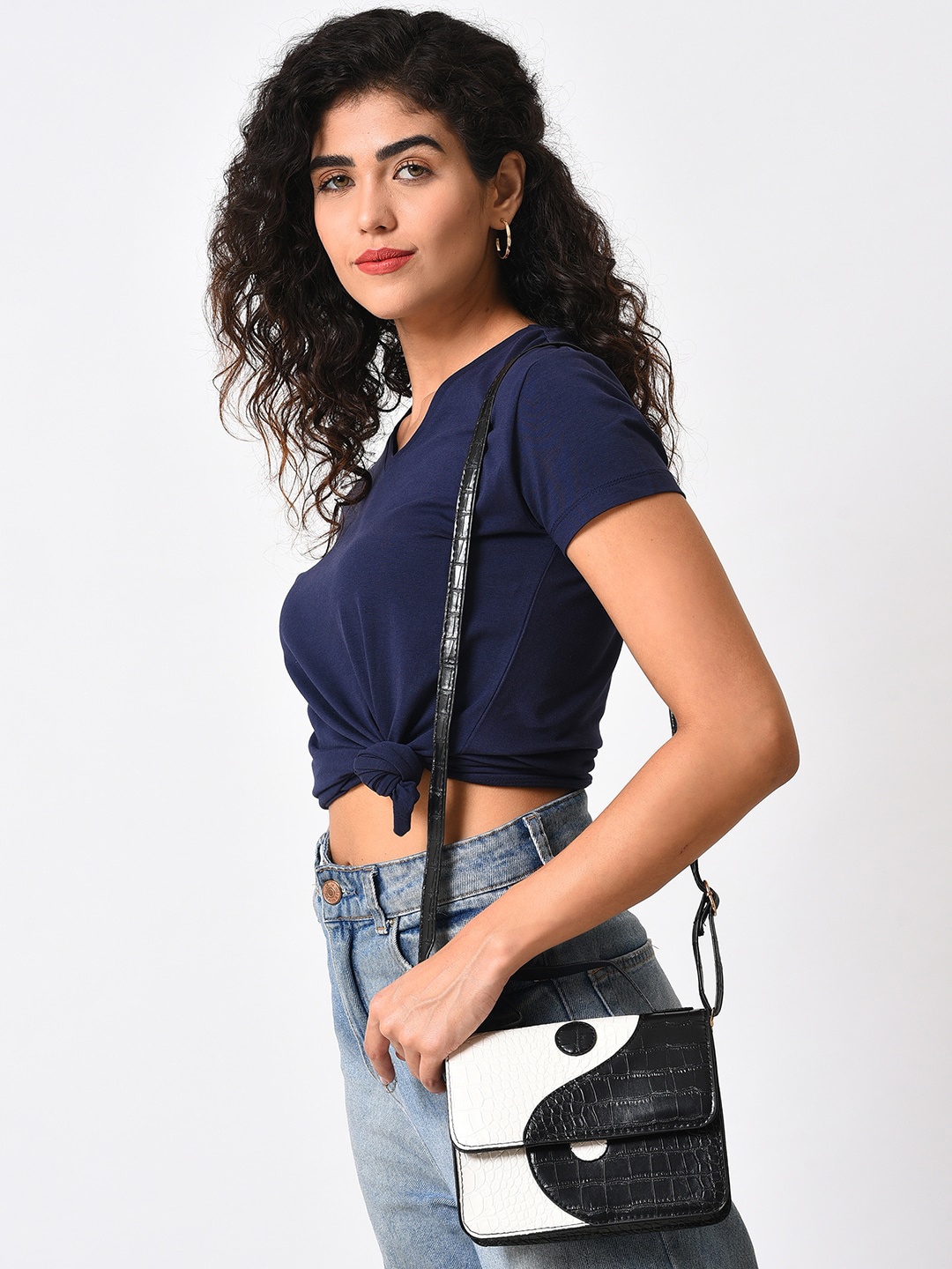 

HAUTE SAUCE by Campus Sutra Colourblocked Textured PU Oversized Structured Satchel, Black