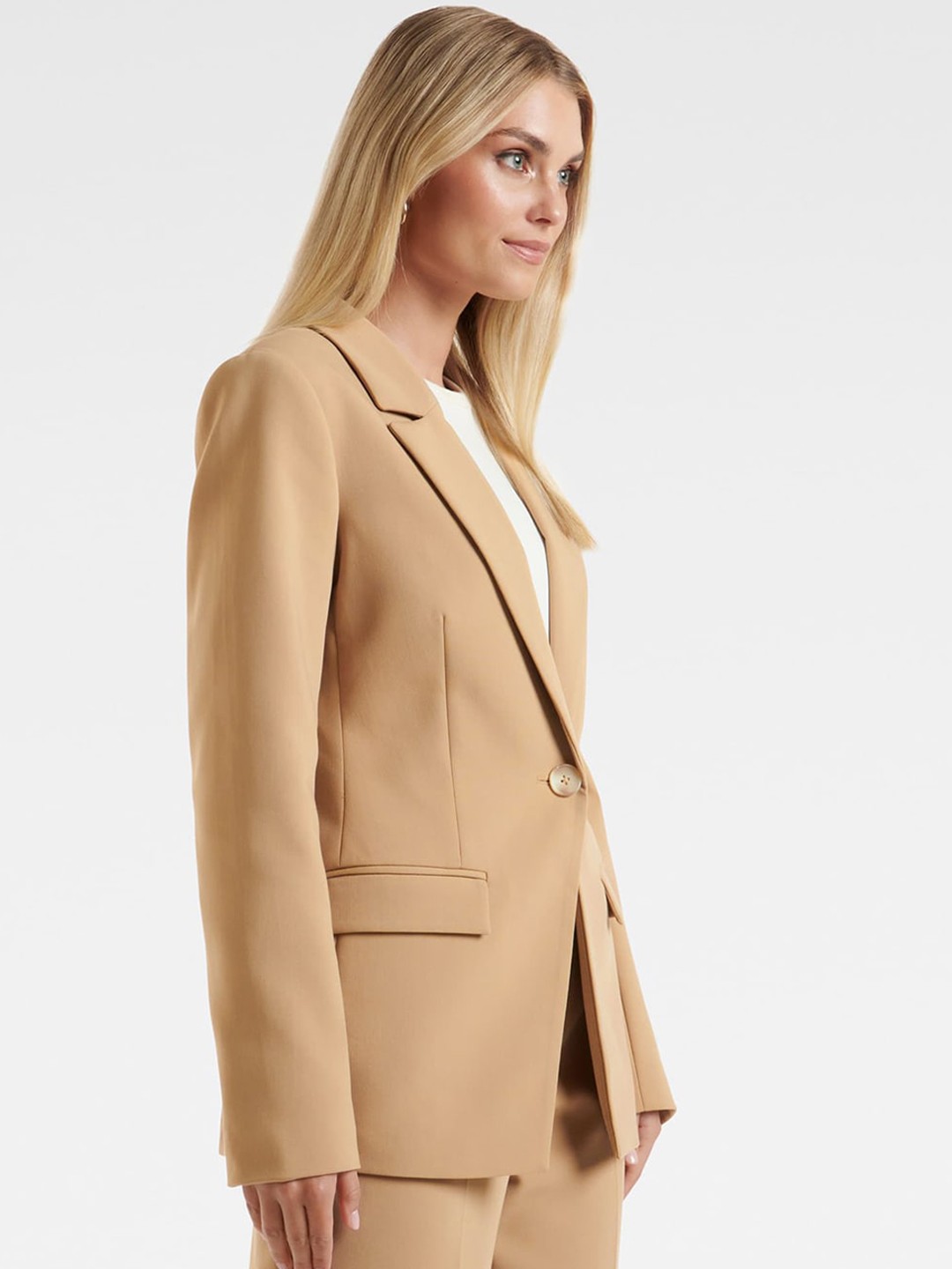 

Forever New Emmie Women Tailored-Fit Single-Breasted Formal Blazer, Beige
