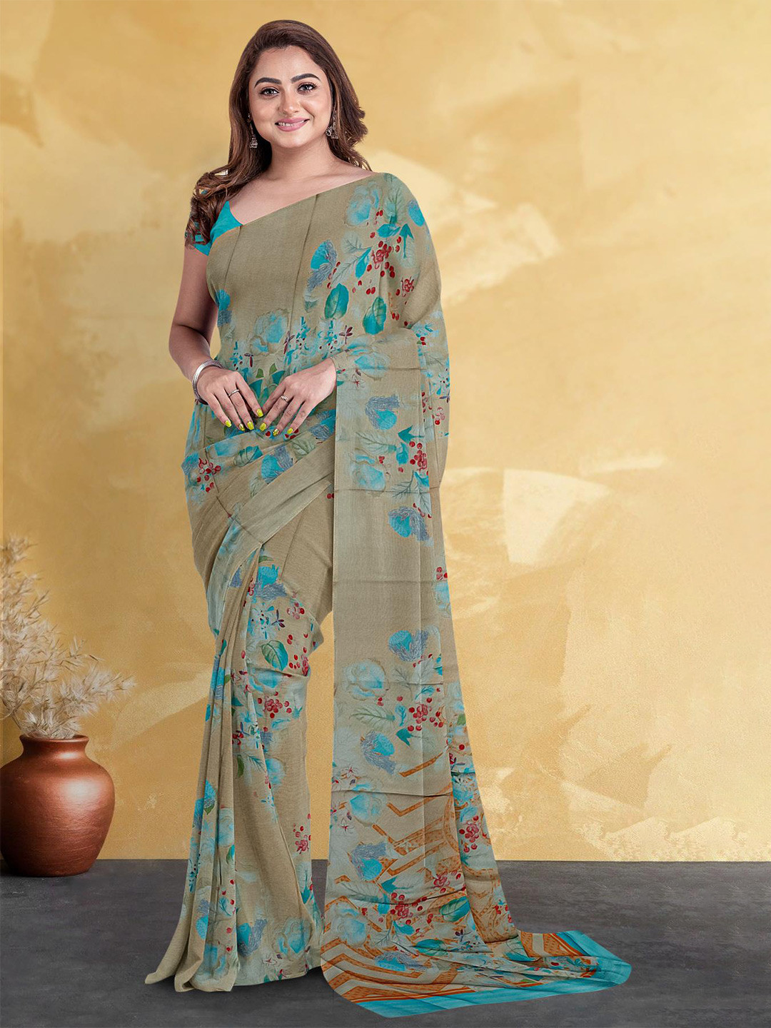 

Kalamandir Printed Floral Saree, Olive
