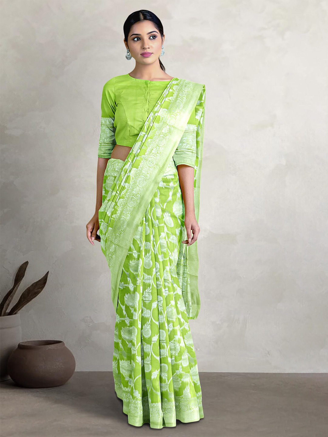 

Kalamandir Ethnic Motifs Zari Saree, Green