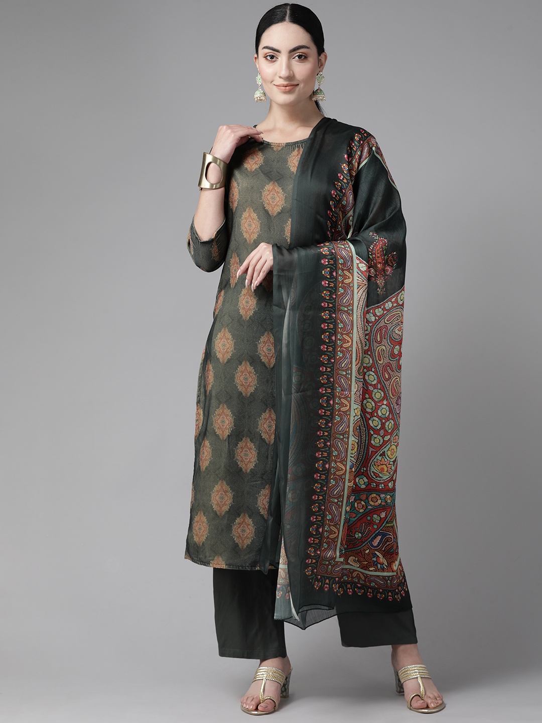 

Prakrti Women Green Ethnic Motifs Velvet Kurta with Trousers & With Dupatta