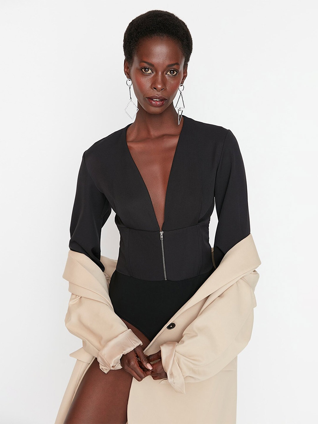 

Trendyol V-Neck Cuffed Sleeves Regular Top, Black