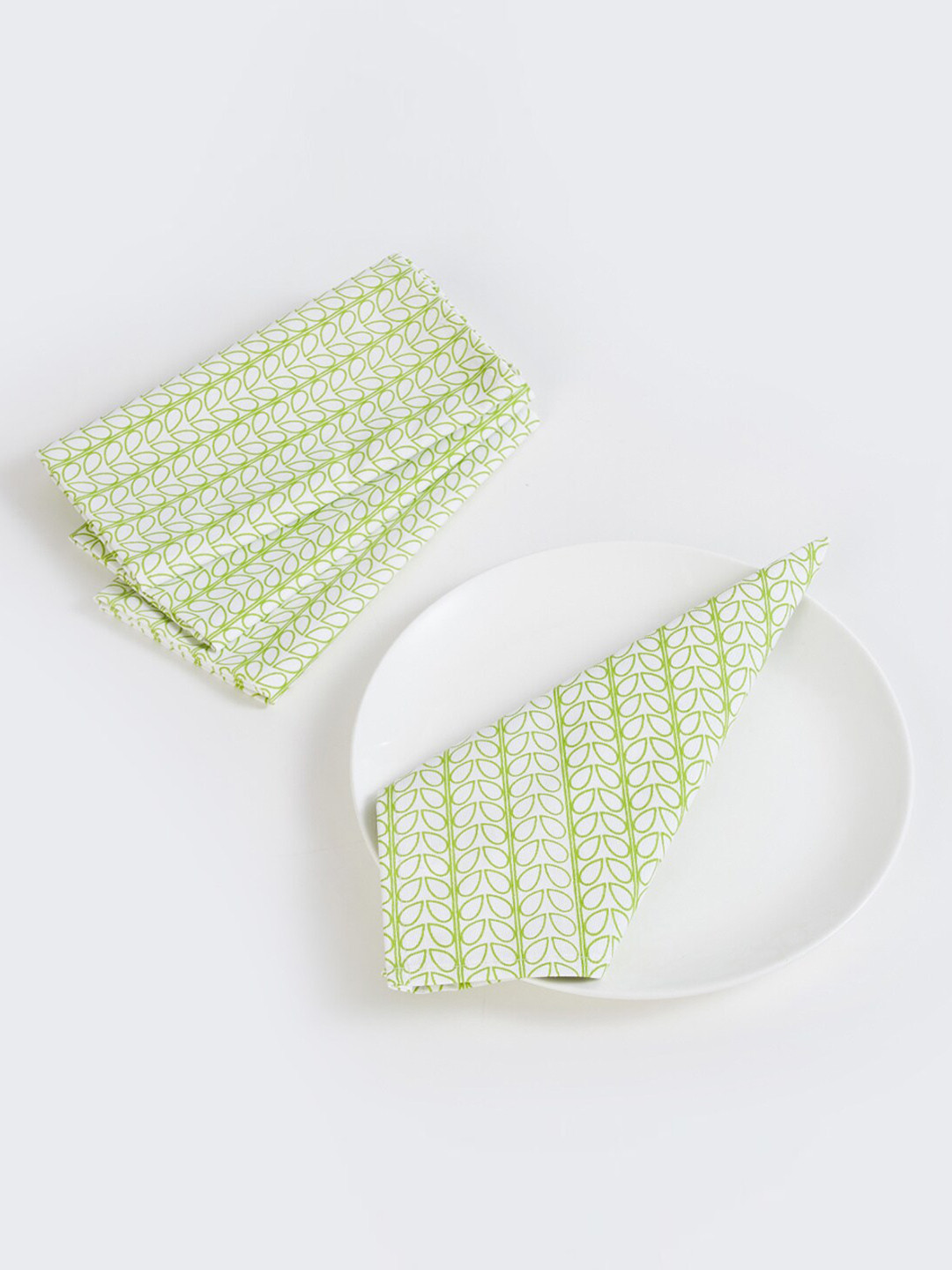 

Home Centre Corsica Retroglitz 4 Pieces Green Printed Table Napkins