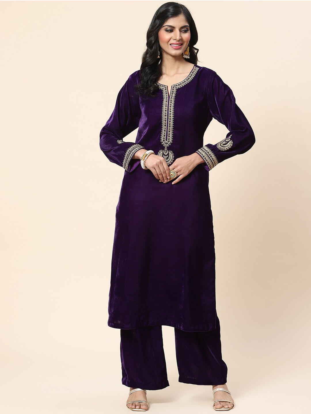 

Meena Bazaar Embroidered Thread Work Velvet Kurta with Palazzos, Purple