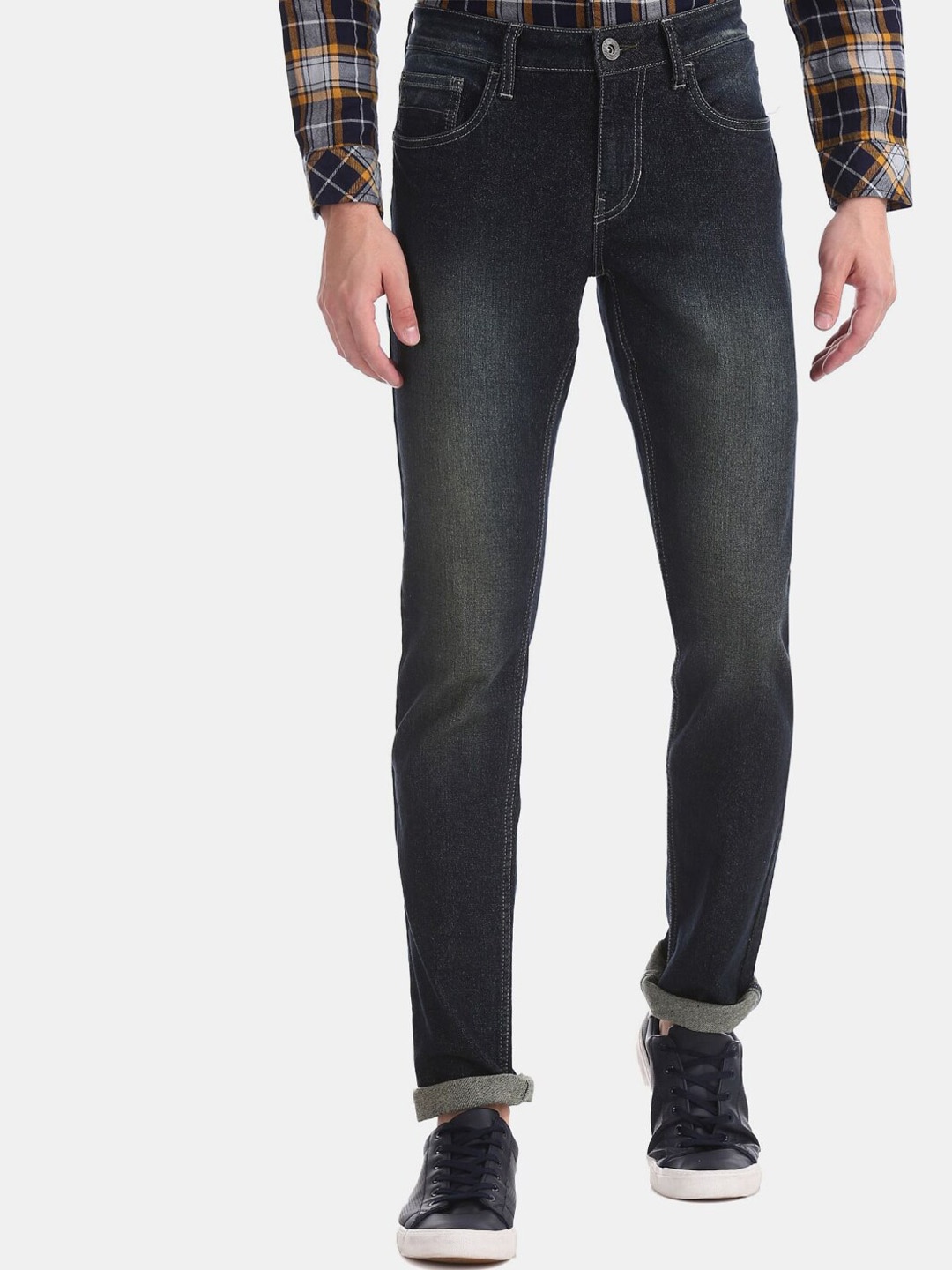 

V-Mart Men Mid-Rise Light Fade Cotton Jeans, Blue