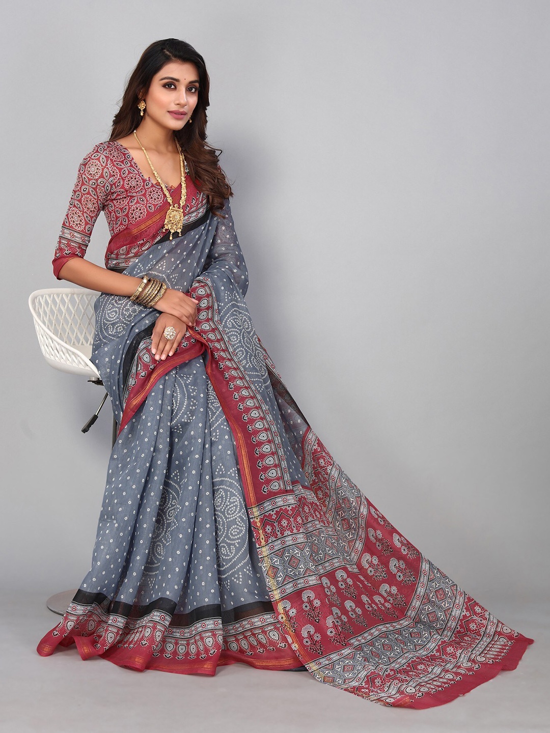 

Yashika Bandhani Printed Zari Saree, Grey