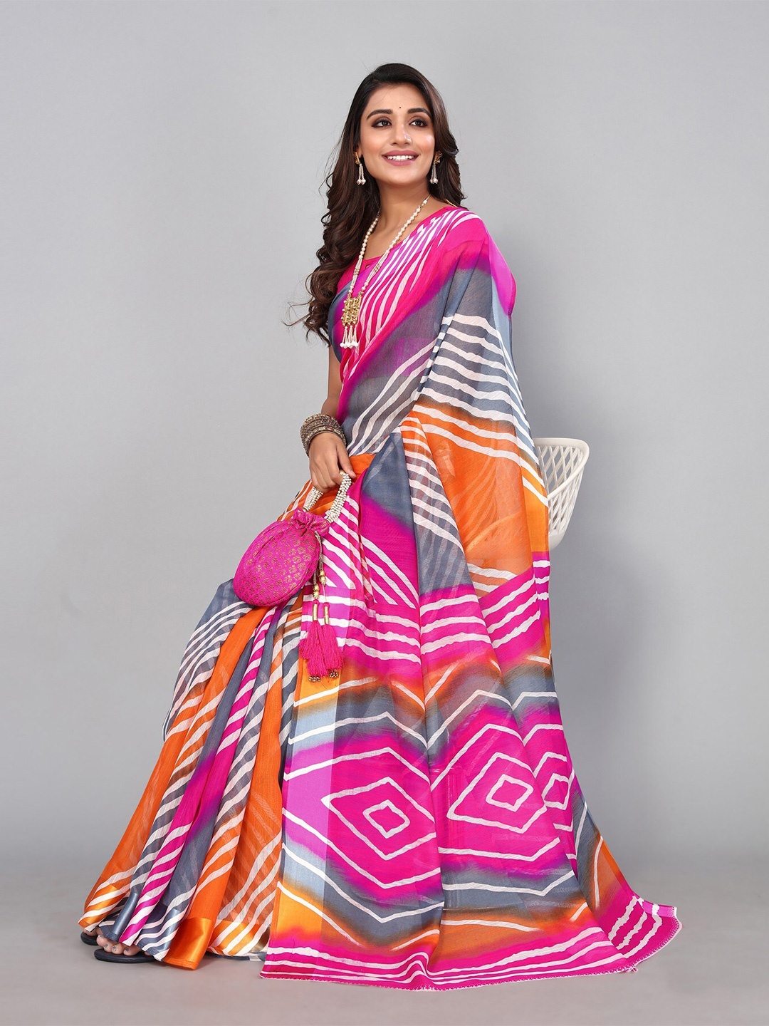 

Yashika Striped Linen Blend Saree, Pink