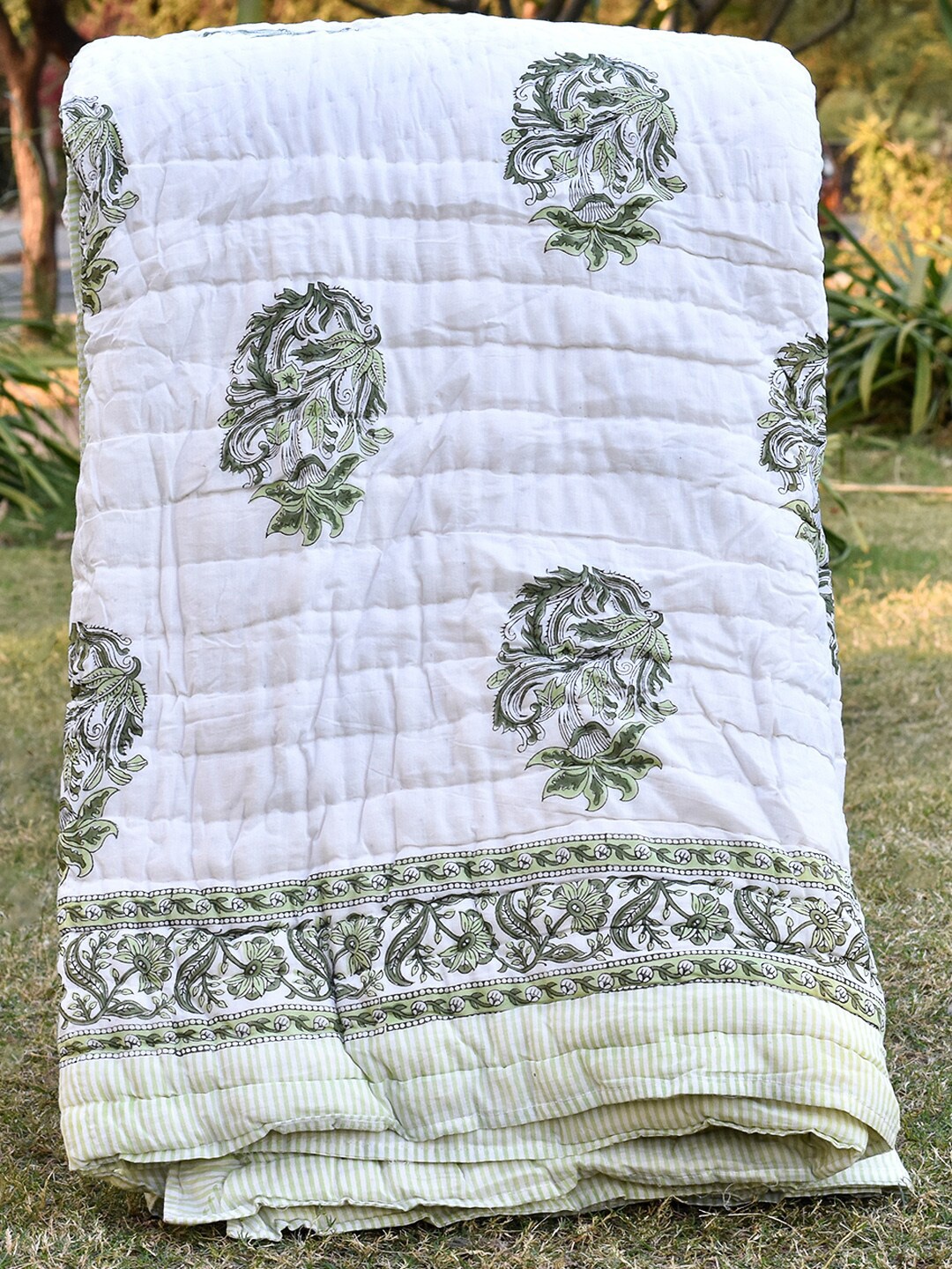 

Moms Home Green Paisley & White Heavy Winter 600 GSM Organic Cotton Double Bed Quilt