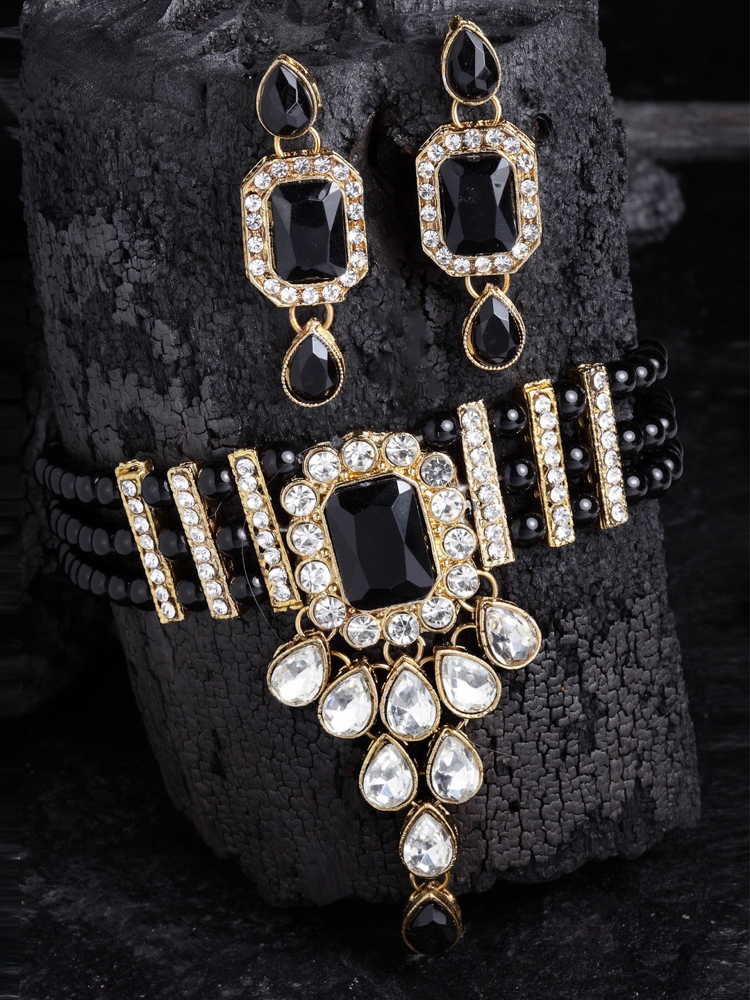 

PANASH Gold-Plated Kundan Stone Studded Handcrafted Choker Jewellery Set, Black