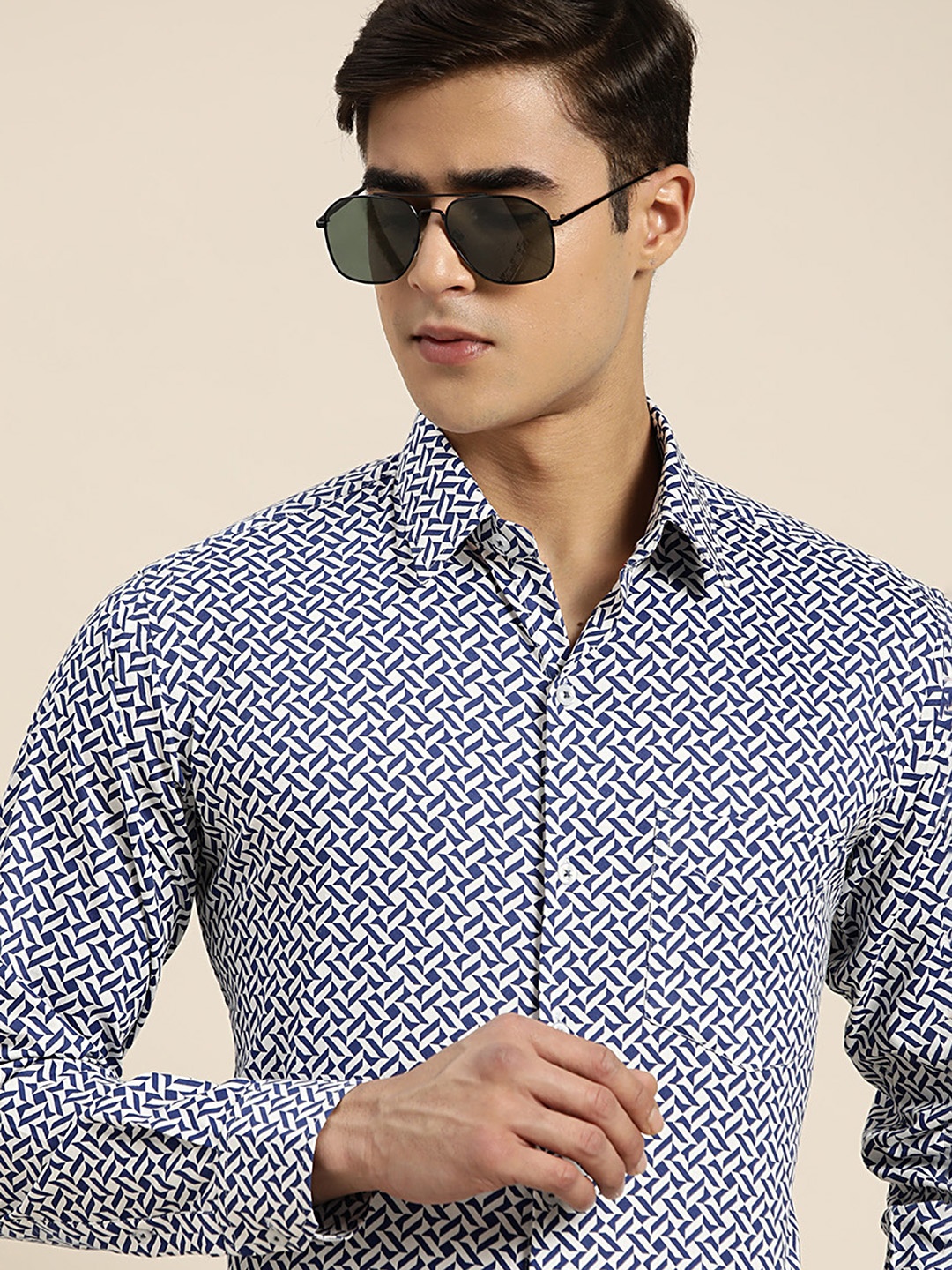 

Hancock Men Club Chevron Printed Cotton-Satin Slim fit Party Shirt, White