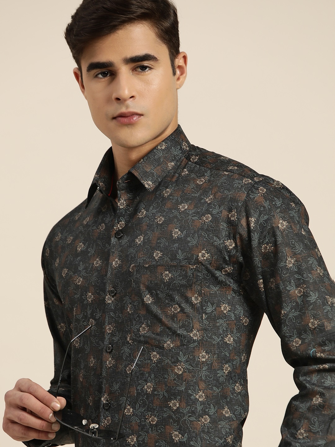 

Hancock Men Club Floral Printed Cotton Satin Slim Fit Shirt, Black