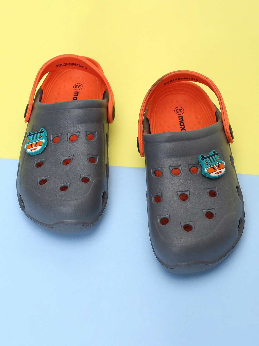 

max Boys Colourblocked Clogs, Grey