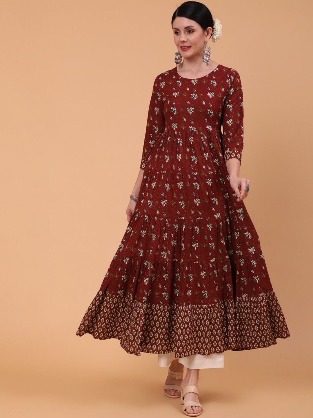 

KIMAYRA Women Floral Printed Tiering Anarkali Pure Cotton Kurta, Maroon