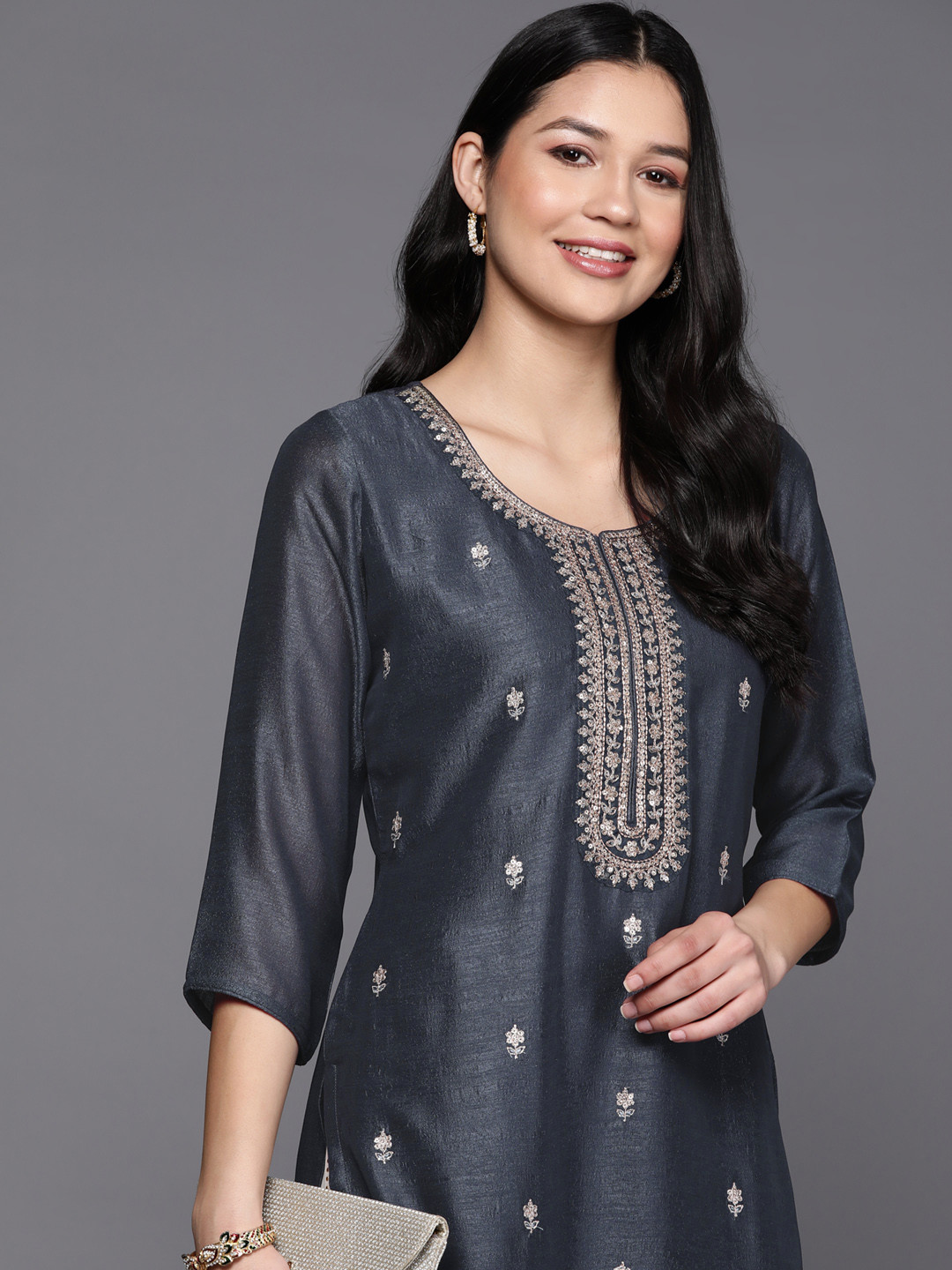 

Libas Women Floral Zari Embroidered Kurta, Grey