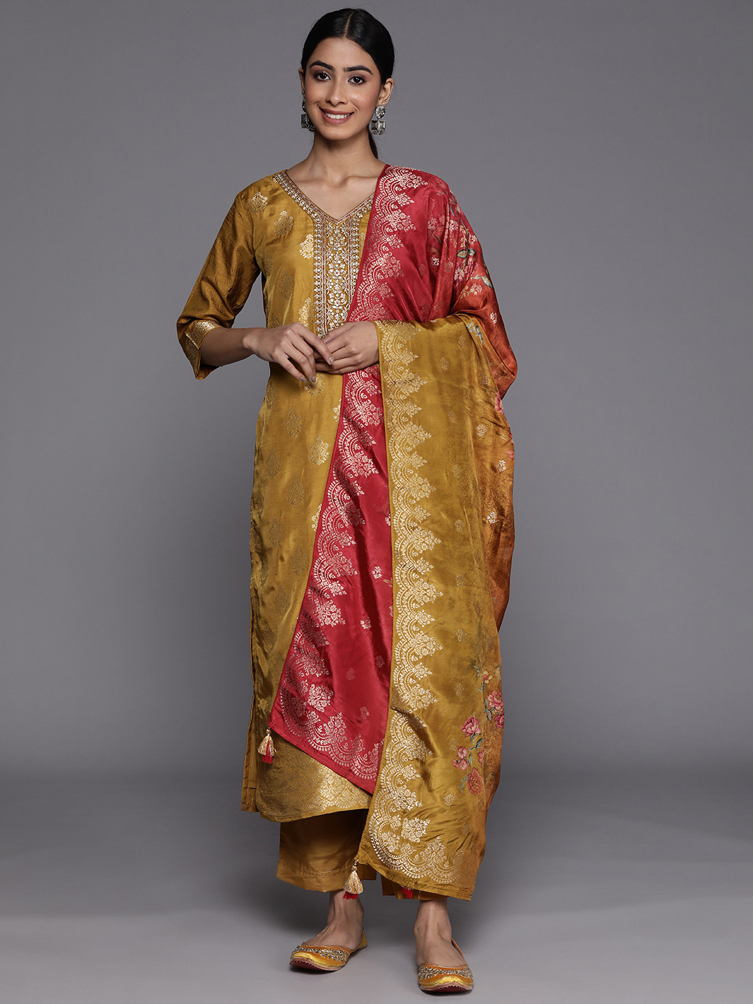 

Libas Women Floral Pure Silk Kurta With Trousers & Dupatta, Yellow