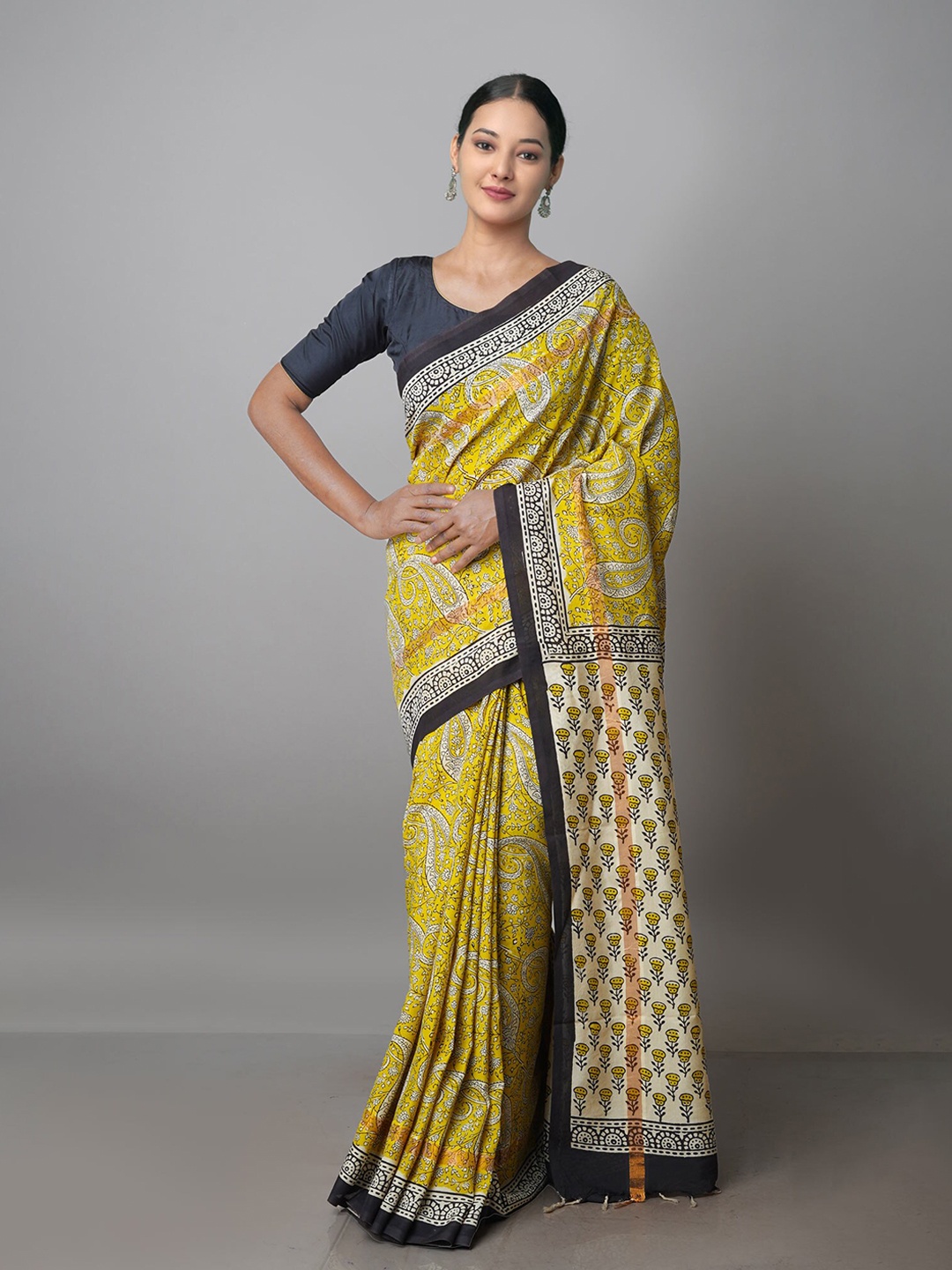 

Unnati Silks Floral Zari Chanderi Saree, Yellow