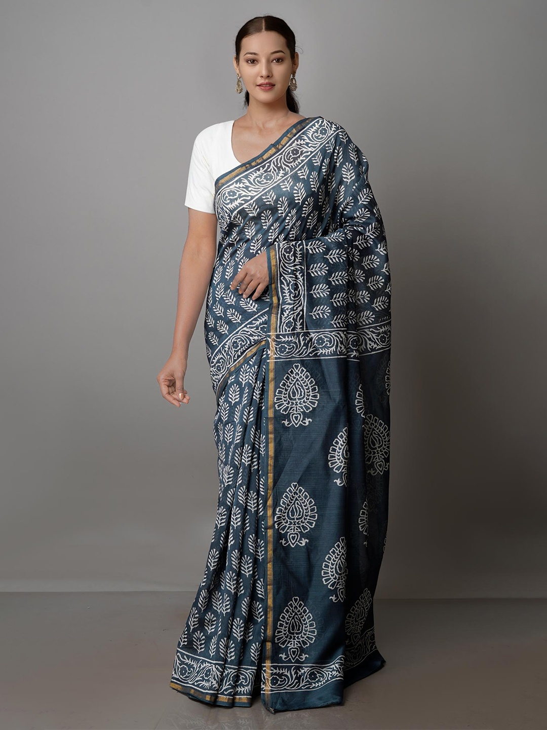 

Unnati Silks Ethnic Motifs Zari Chanderi Saree, Grey