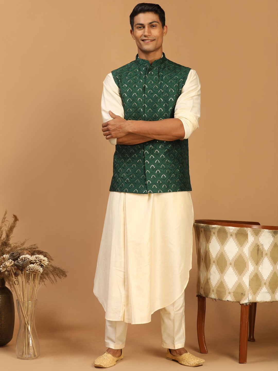 

VASTRAMAY Men Angrakha Kurta With Pyjamas & Nehru Jacket, Cream