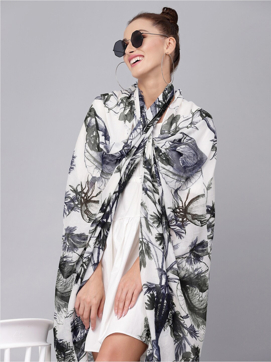 

J Style Women Printed Stole, White