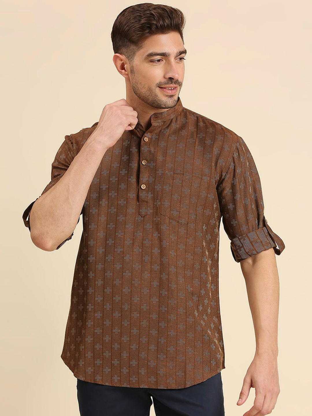

RAJUBHAI HARGOVINDAS Men Geometric Woven Design Pure Cotton Kurta, Brown