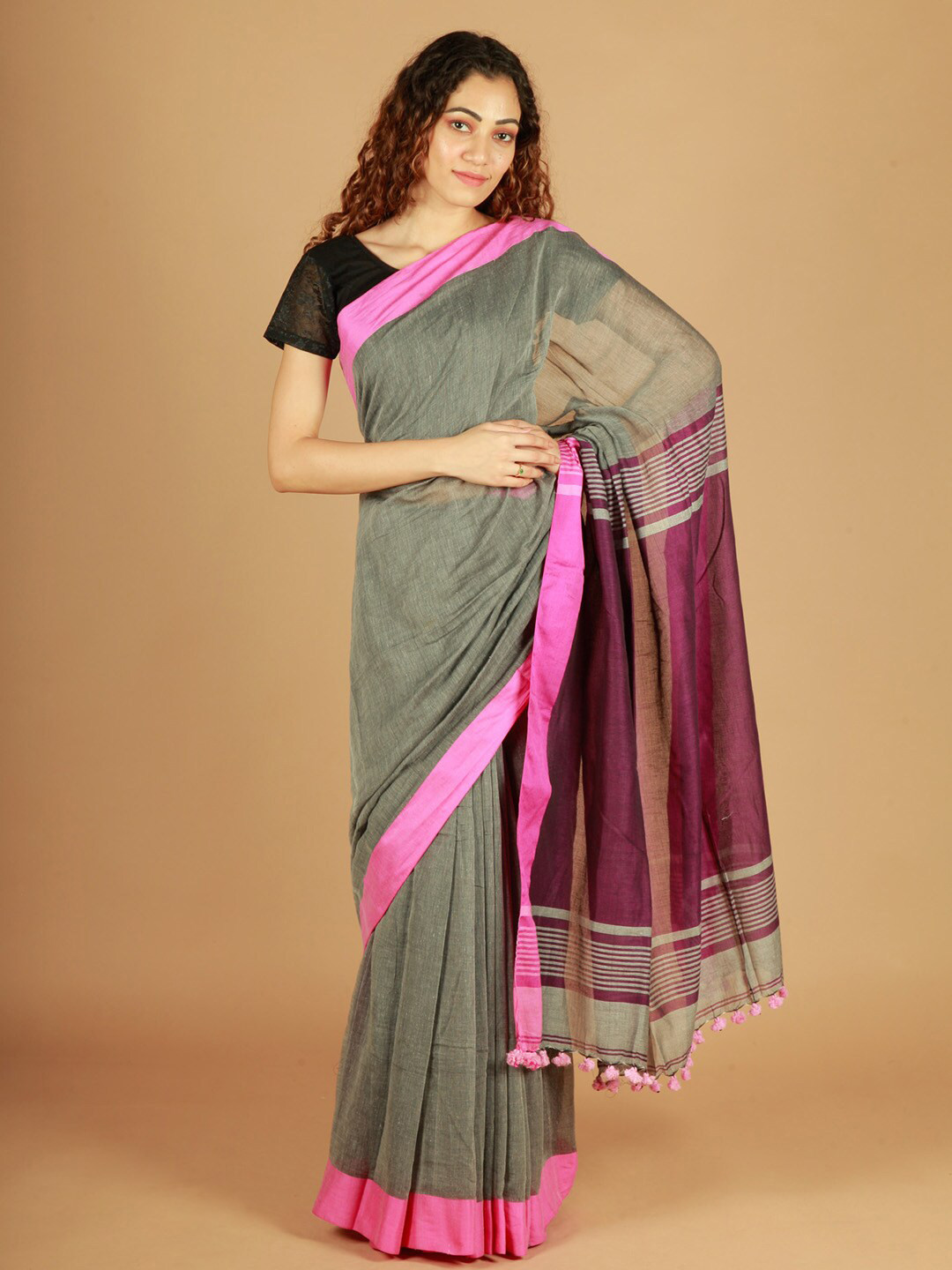 

ReshaWeaves Pure Cotton Saree, Grey