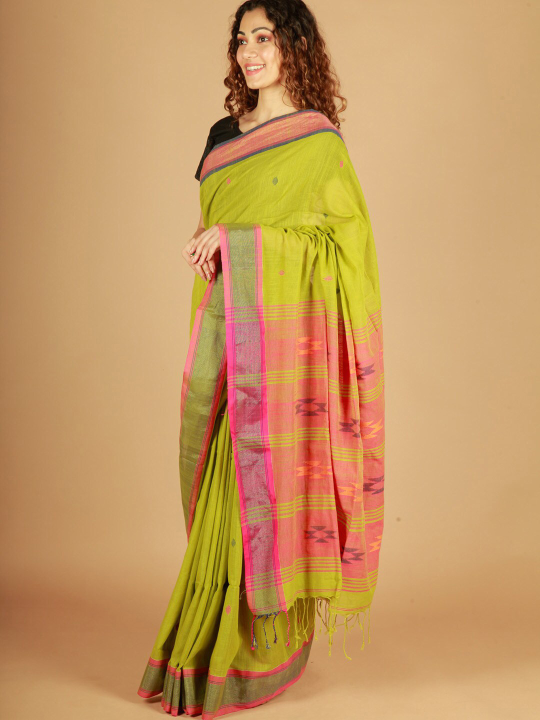 

ReshaWeaves Woven Design Zari Pure Cotton Saree, Lime green