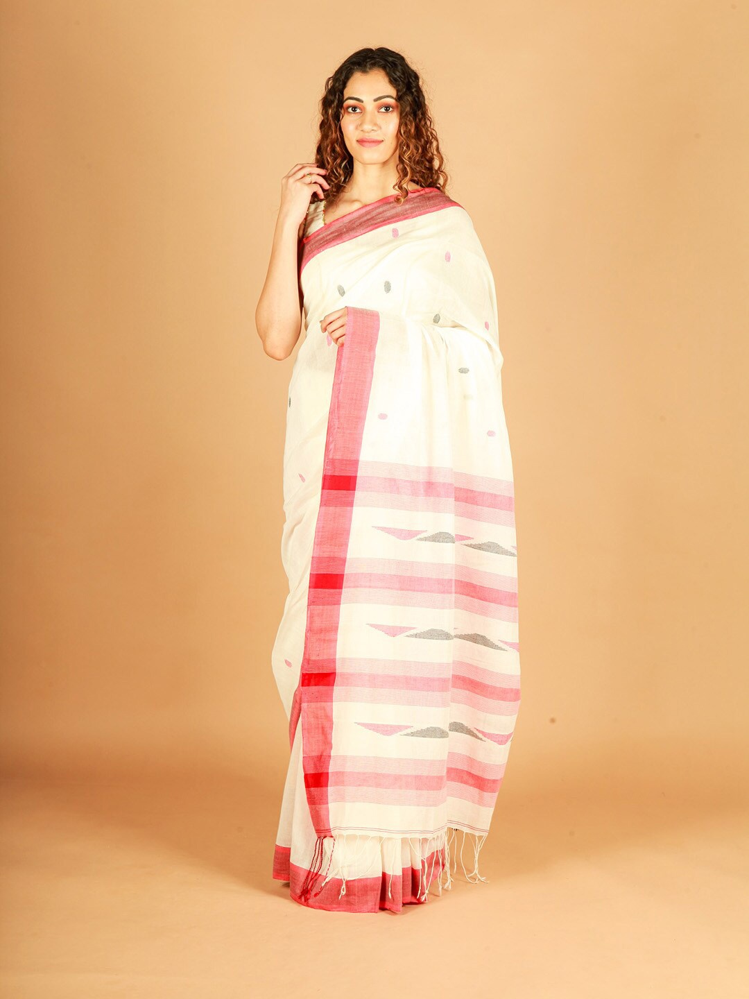 

ReshaWeaves Woven Design Pure Cotton Saree, White