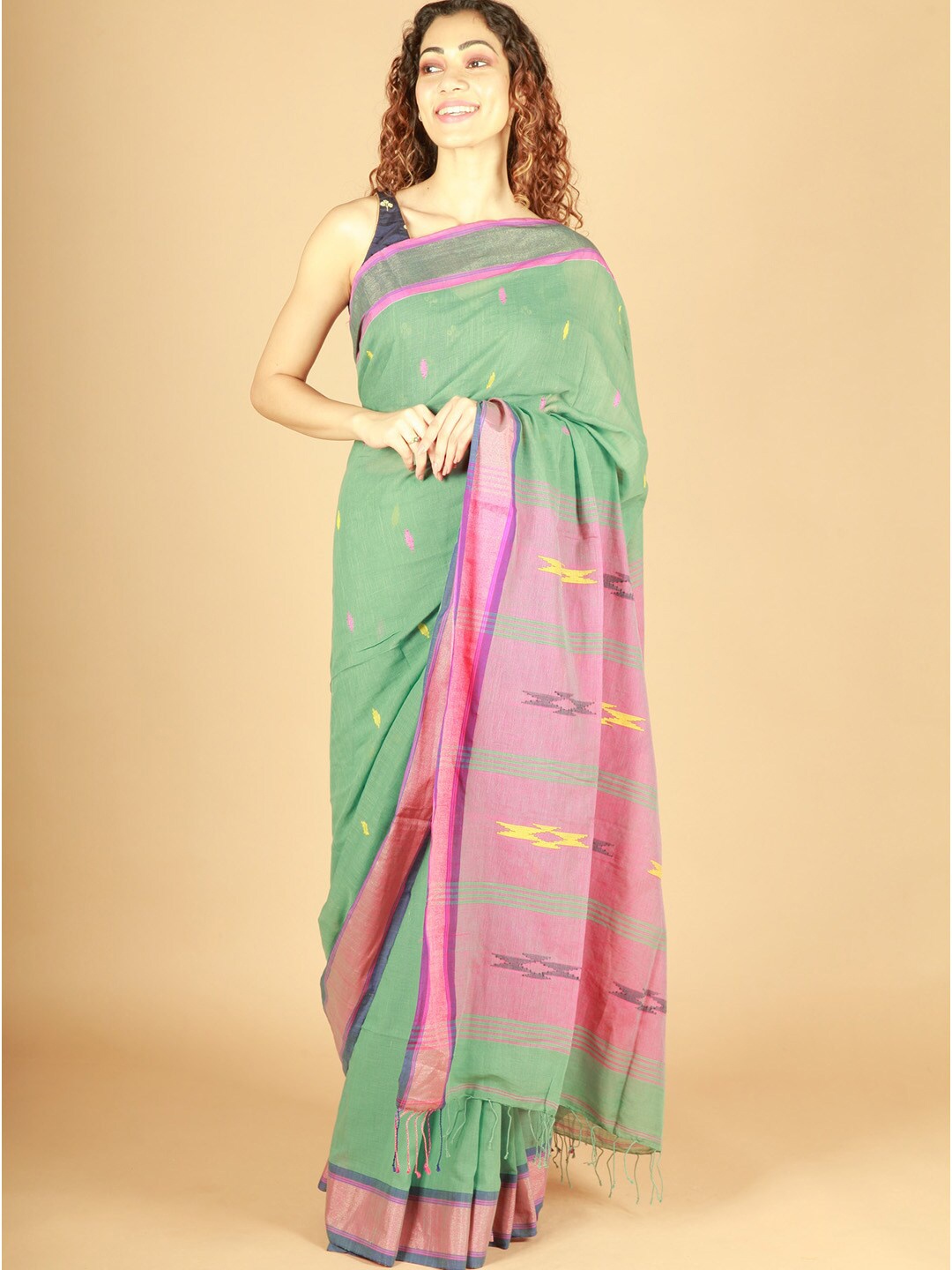 

ReshaWeaves Woven Design Pure Cotton Saree, Green